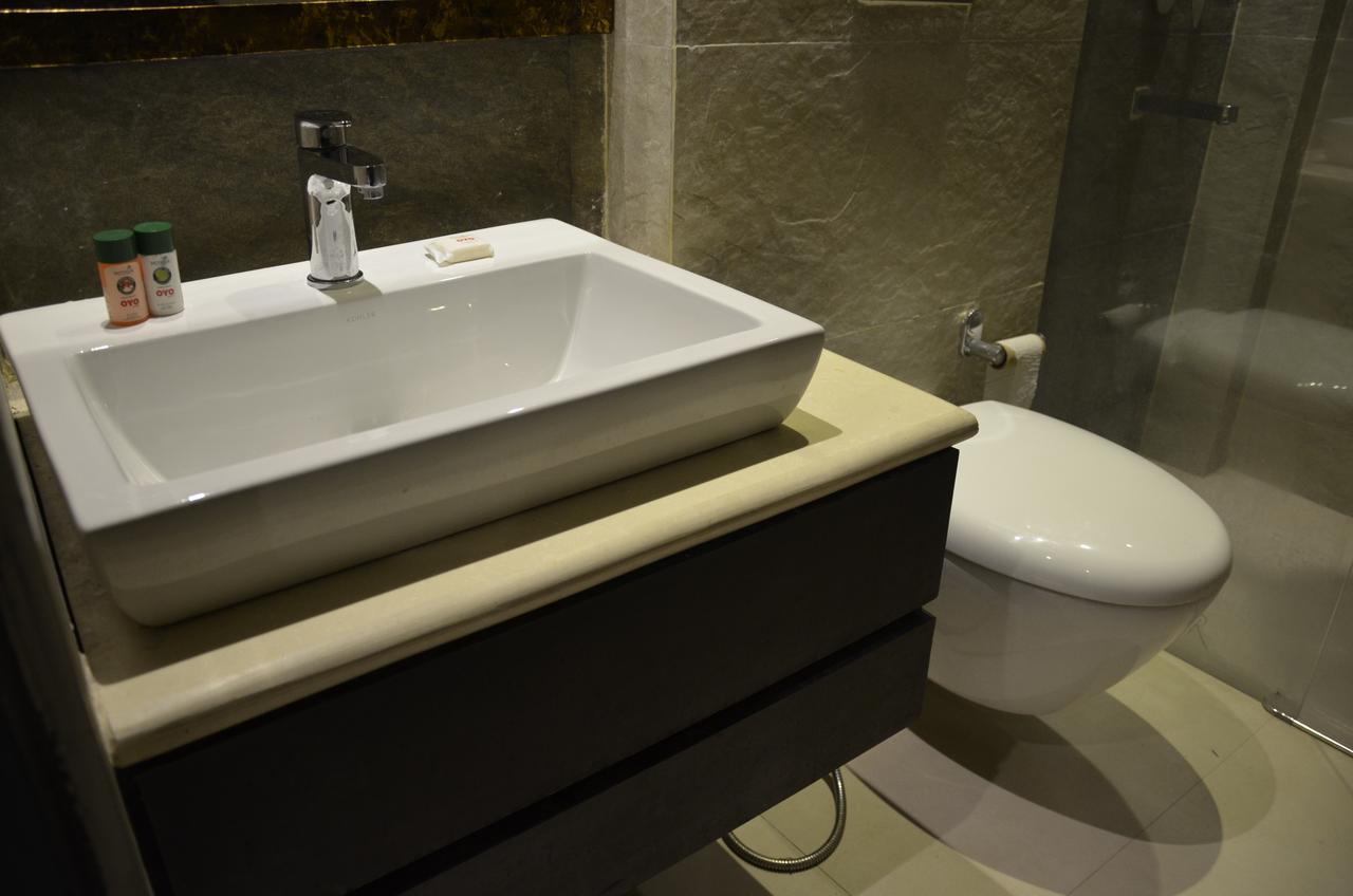 Oyo 1358 Hotel Crossroad Лакхнау Екстер'єр фото