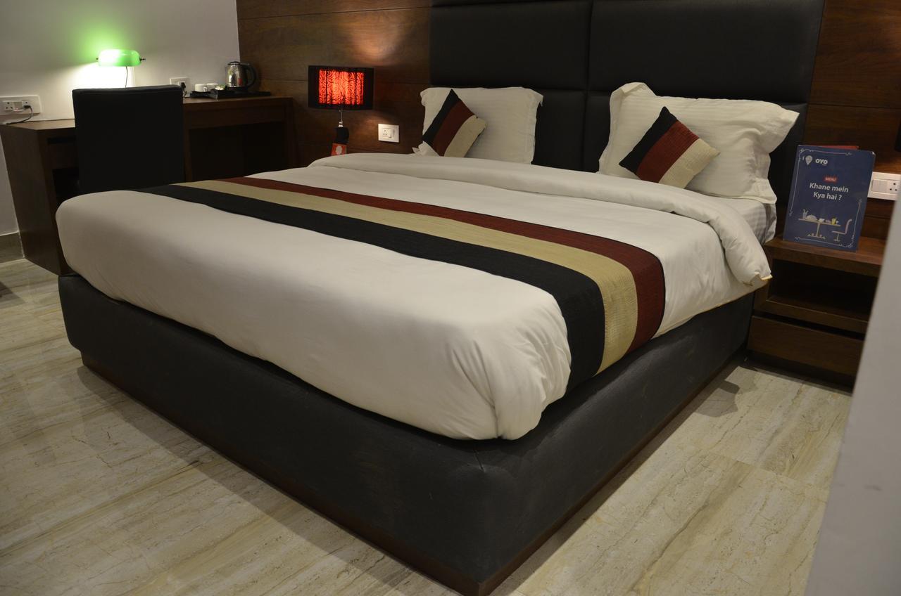 Oyo 1358 Hotel Crossroad Лакхнау Екстер'єр фото