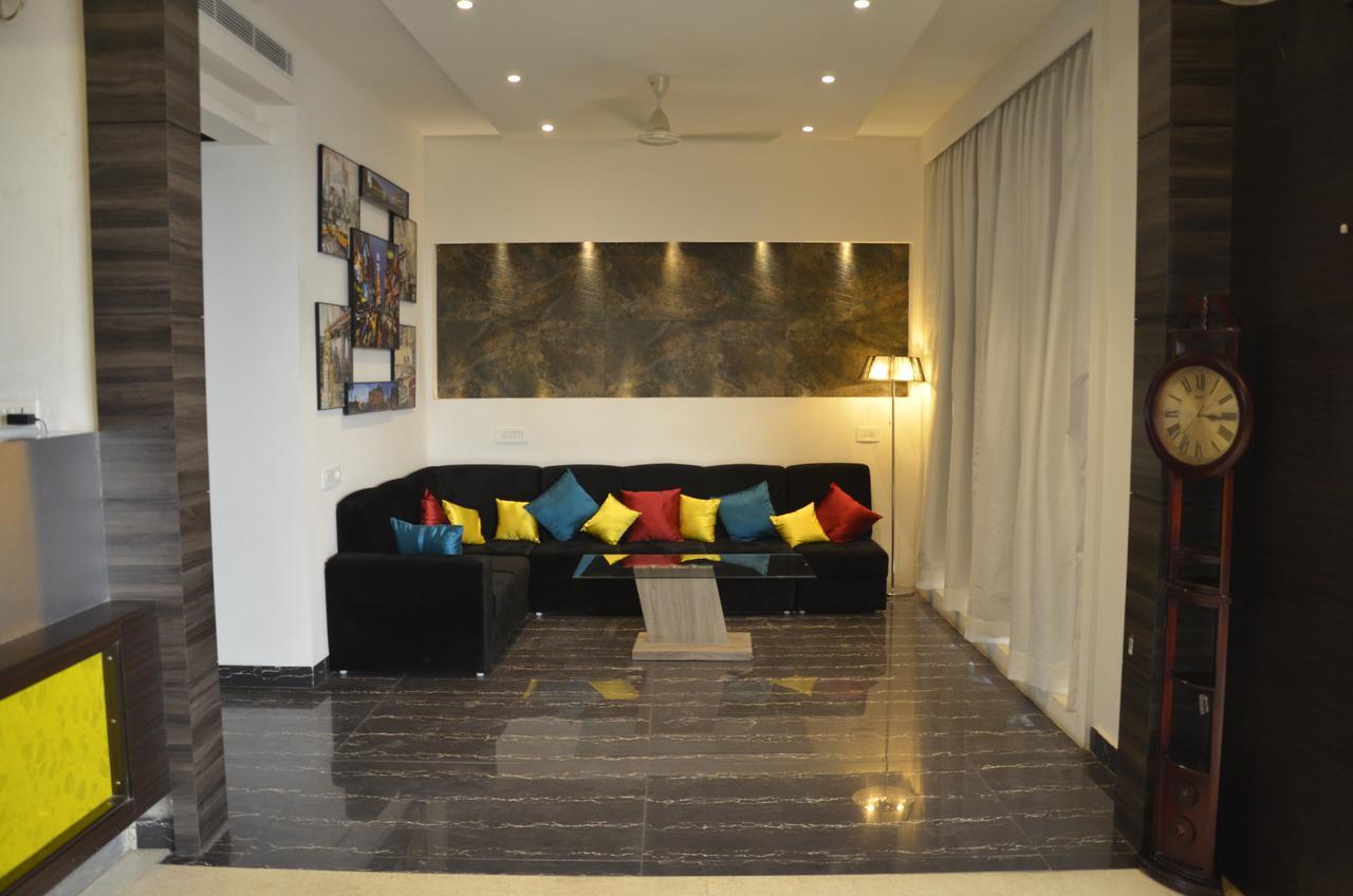 Oyo 1358 Hotel Crossroad Лакхнау Екстер'єр фото