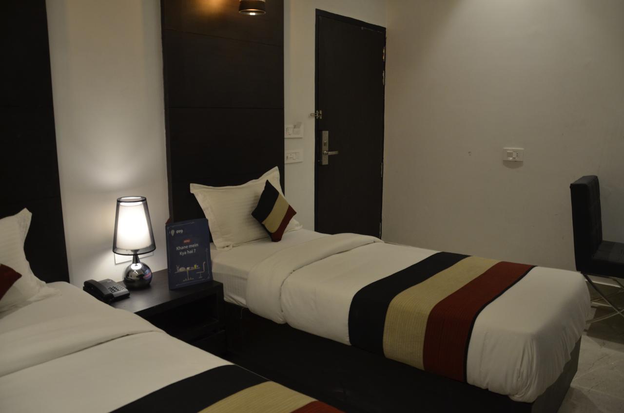 Oyo 1358 Hotel Crossroad Лакхнау Екстер'єр фото