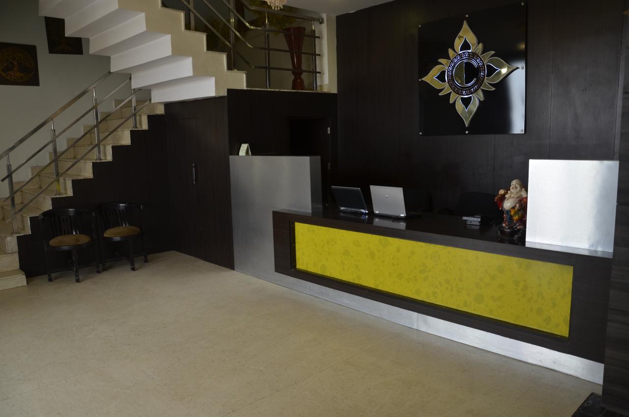 Oyo 1358 Hotel Crossroad Лакхнау Екстер'єр фото