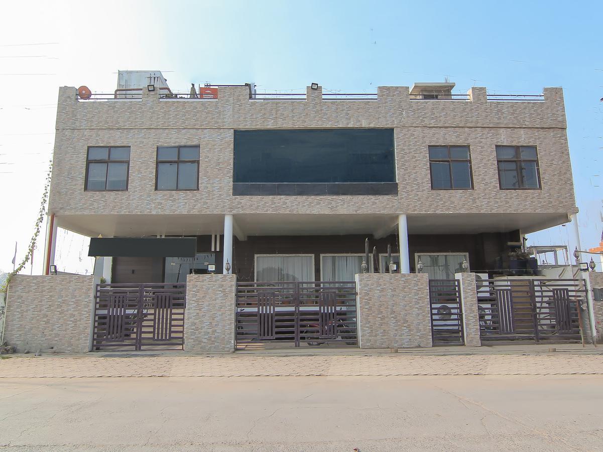 Oyo 1358 Hotel Crossroad Лакхнау Екстер'єр фото