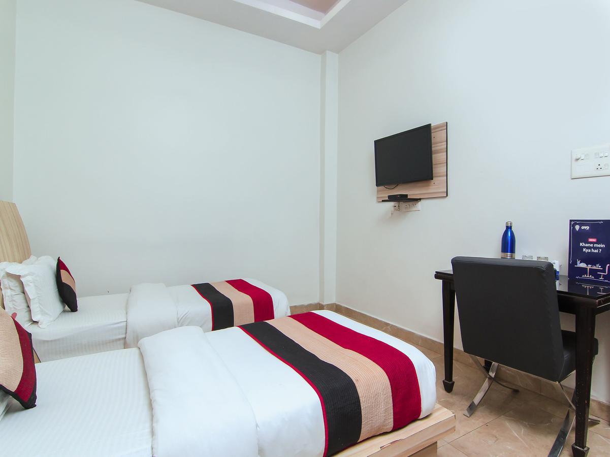 Oyo 1358 Hotel Crossroad Лакхнау Екстер'єр фото