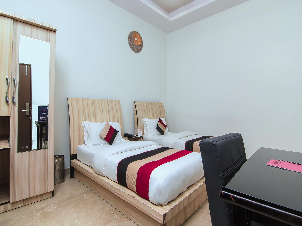 Oyo 1358 Hotel Crossroad Лакхнау Екстер'єр фото