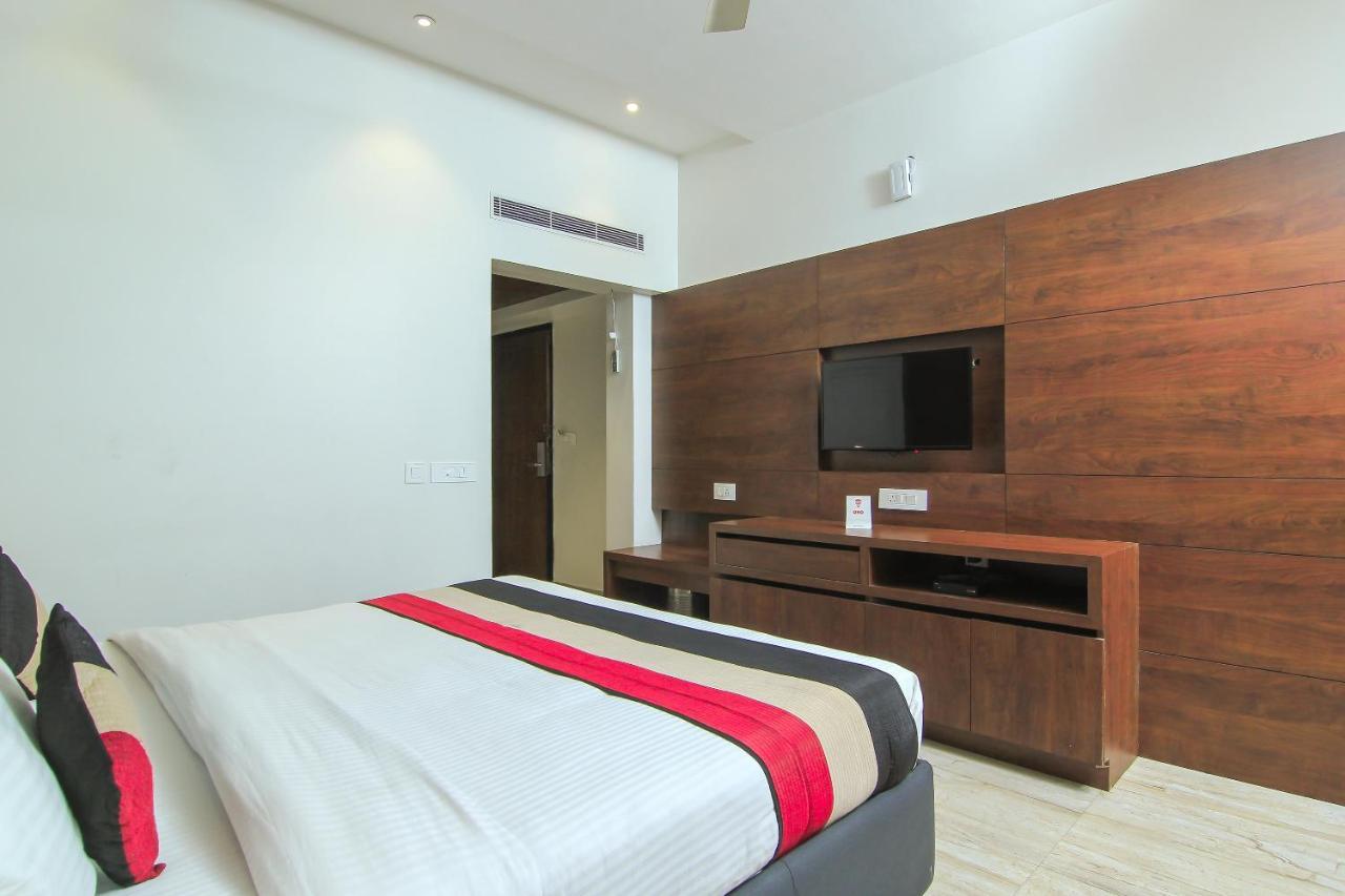 Oyo 1358 Hotel Crossroad Лакхнау Екстер'єр фото