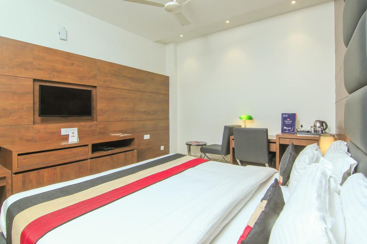 Oyo 1358 Hotel Crossroad Лакхнау Екстер'єр фото